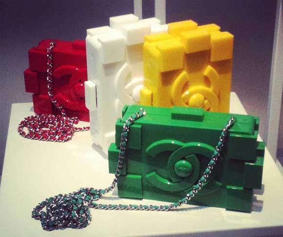 Lego alta moda: Borsa Chanel clutch Karl Lagerfeld. Collezione 2013